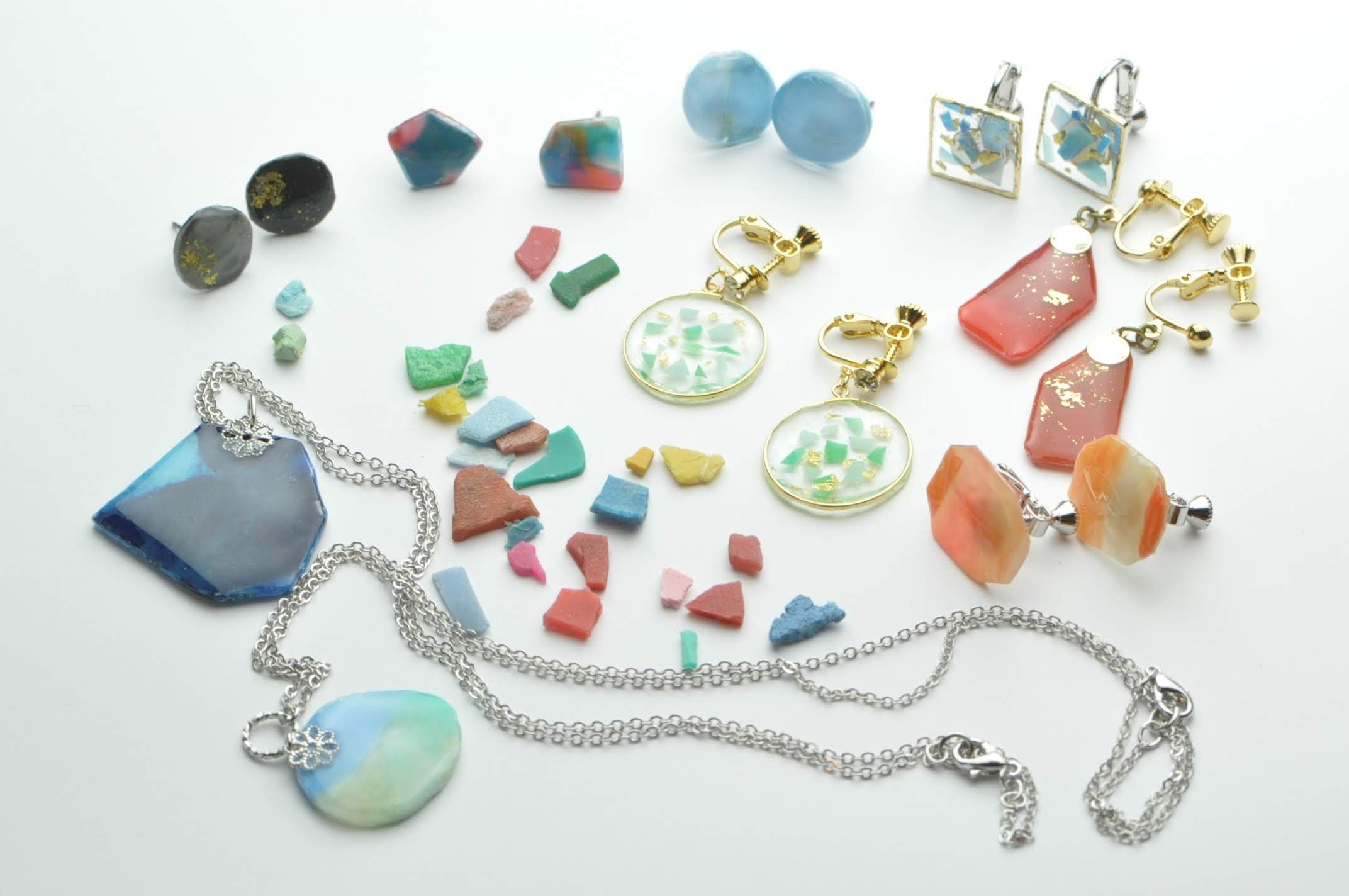 年度テーマ】カエルデザイン with REHAS(海洋プラスチックアップサイクルアクセサリー） （SPA）- 一般社団法人  ソーシャルプロダクツ普及推進協会（APSP）