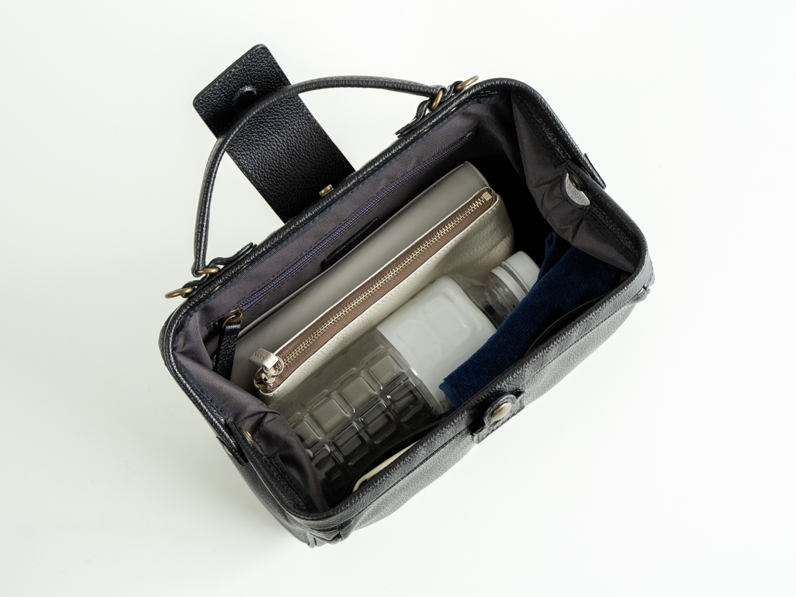【自由テーマ】Atelier nuu：環境配慮された素材から生まれた鞄
