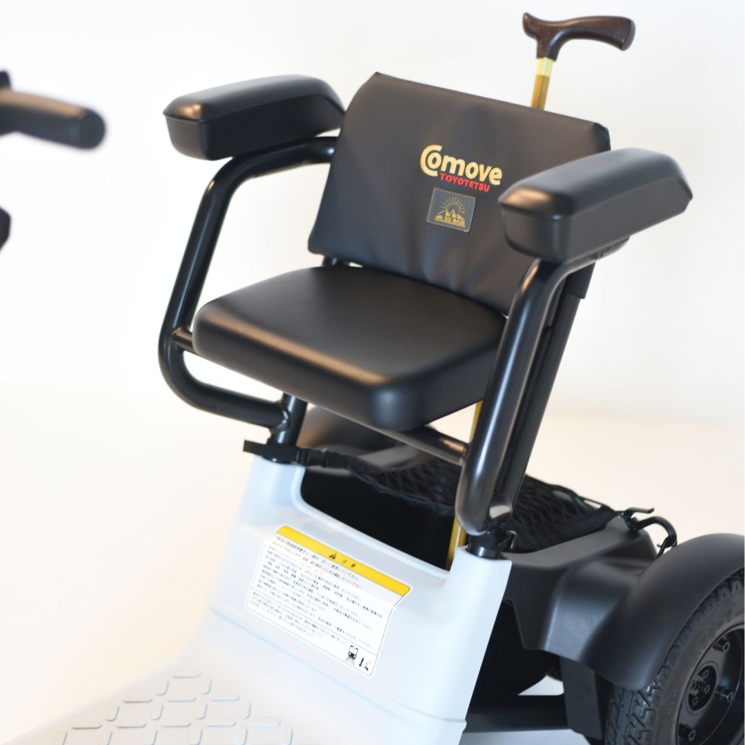 【自由テーマ】歩行領域エレクトリックビークル（EV）「Comove」